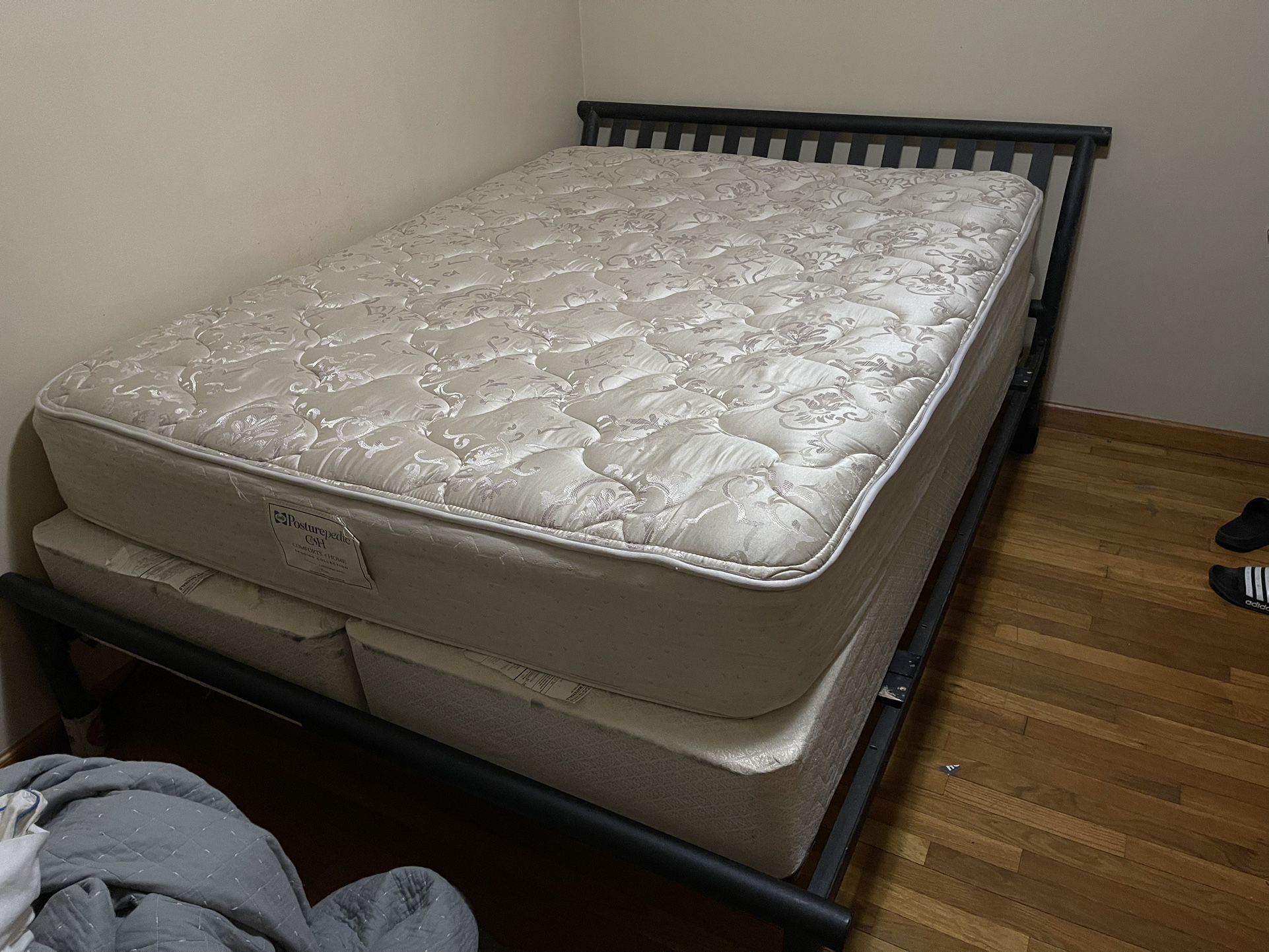 Sealy Queen Mattress With Double Box Spring 