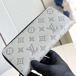 A simple and fashionable wallet