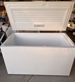 Frigidaire 14.8 Cu Ft Chest Freezer, Works Great