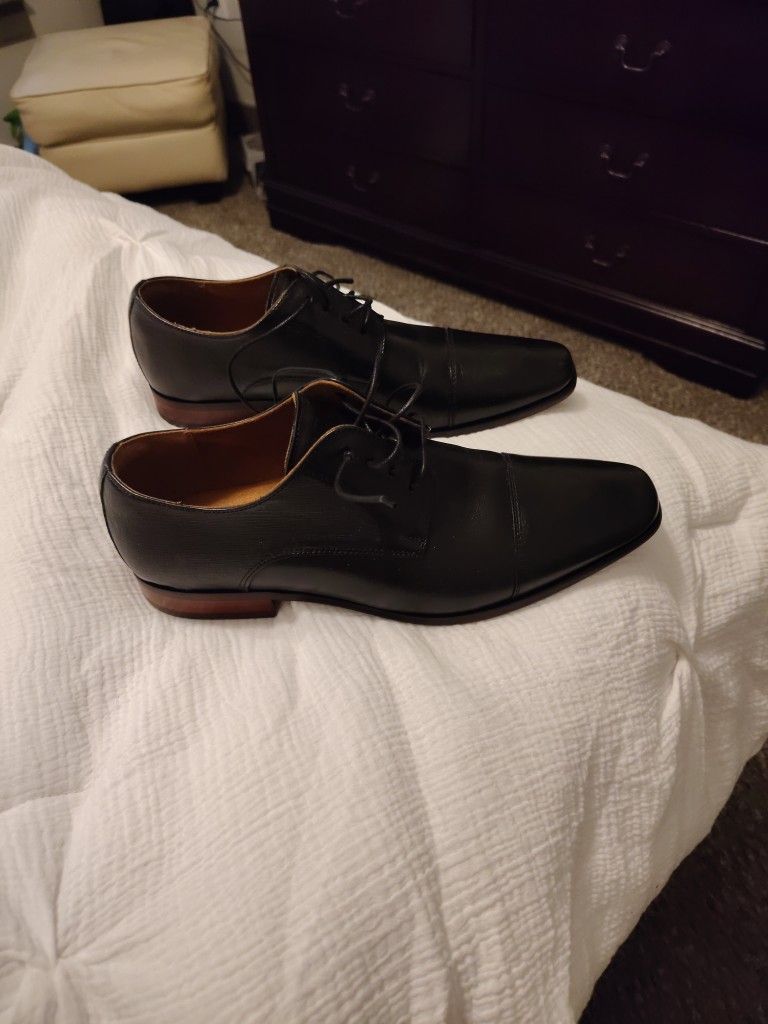 Men's Florsheim black dress shoes 9D