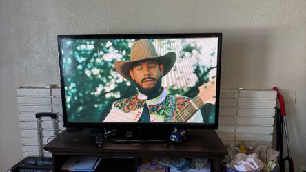 TV 