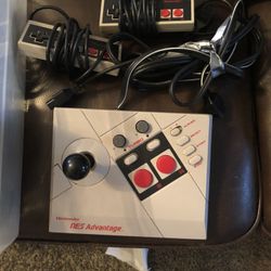Nintendo Advantage Controller & 2 Normal Controllers 