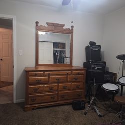 dresser With Mirror 
