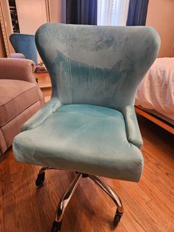 Vanity chair