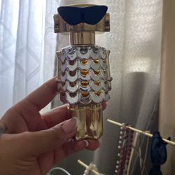 Woman’s Perfume 