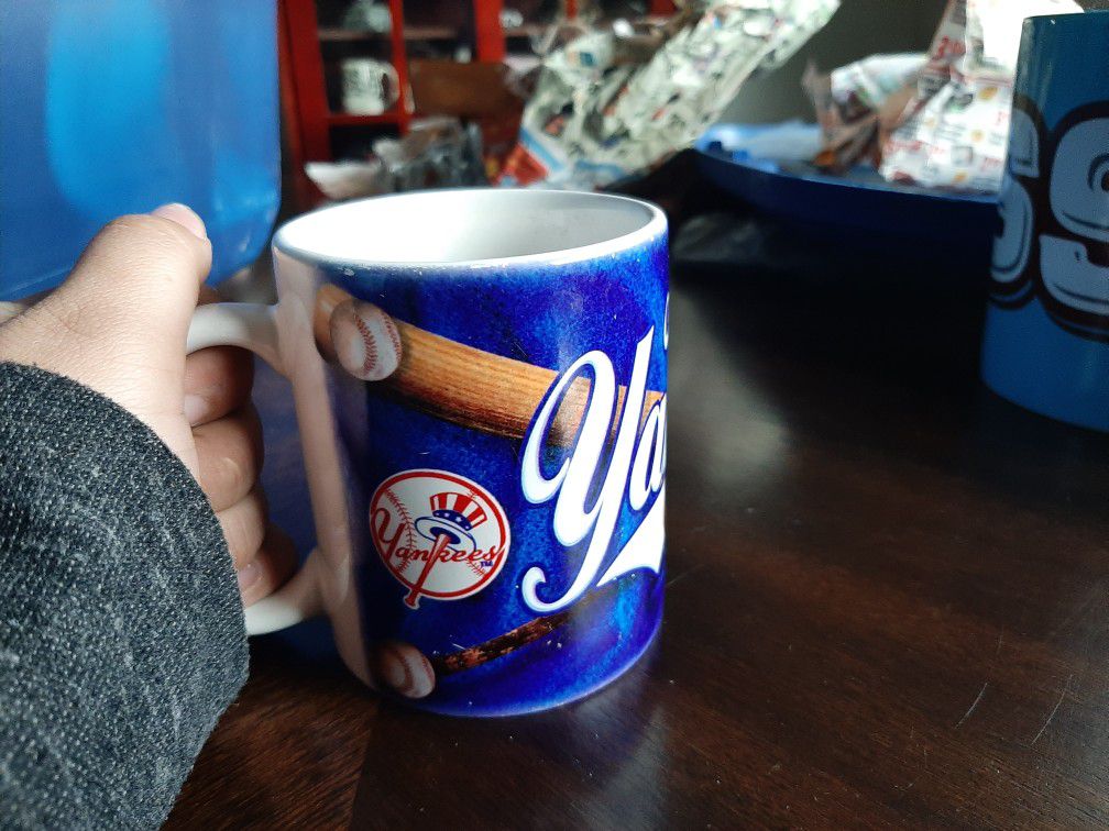 New York Yankee Mugs [2 different mugs]