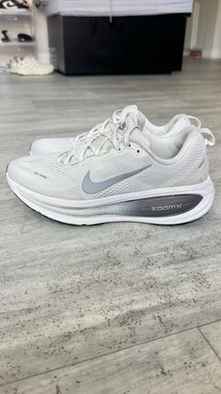 Nike Vomero 18, Size 9