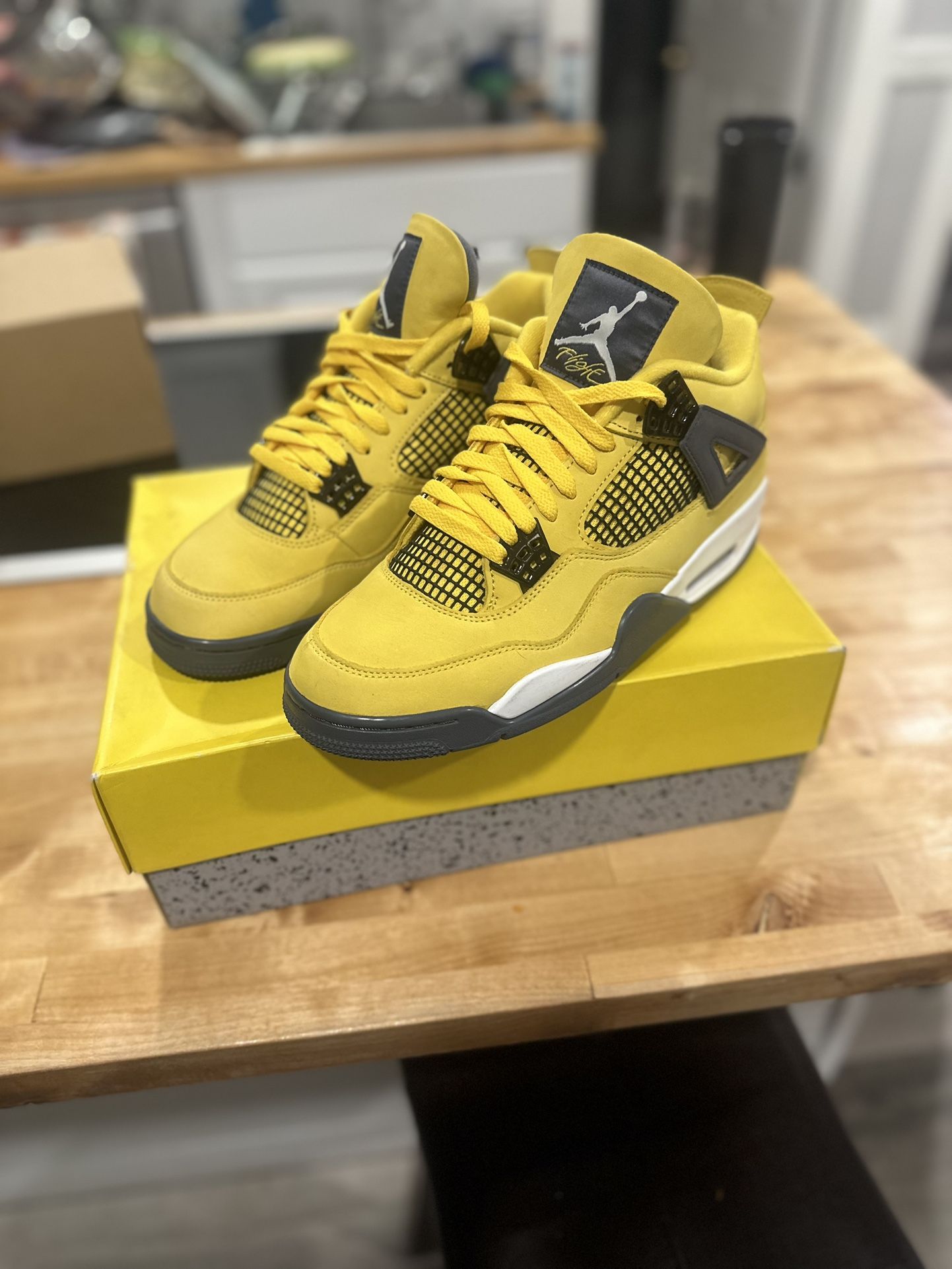 Jordan 4 “Lightning”