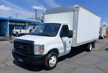 2019 Ford E350 Super Duty Cutaway