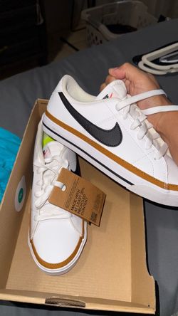 Woman shoes Nike