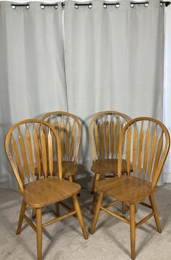 Arrowback Windsor Dining Chairs (4)