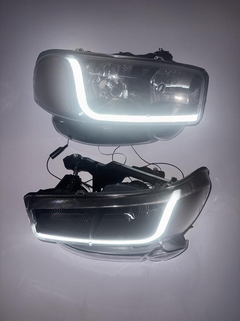 01-06 gmc Denali Black Smoked W Amber Headlights 4 Piece Brand New 