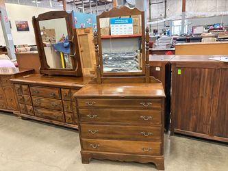 Vintage Wooden 4 Drawer Dresser with Attached Vanity Mirror