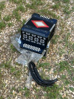 Button Accordion. 🪗.  32 Buttons. Tone.  Sol 