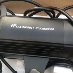 Flash Point  Studio 300ac Monolight