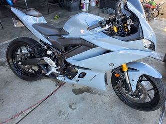 2019  yamaha r3 clean title