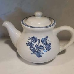 Pfaltzgraff Yorktowne Stoneware Teapot 