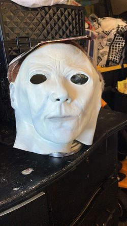 Michael Myers mask
