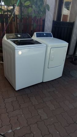 Washer and gas dryer