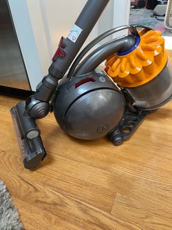 Dyson vacuum big ball model great shape smoke free home
