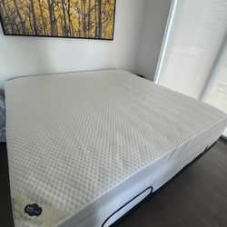 Premium King Size Bed Set - Excellent Condition 