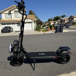 Dual-motor high-speed electric scooter
