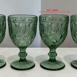 Set of 4 Vintage Embossed Patterned Green Stemmed Glass Goblets
