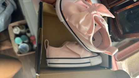 Toddler Pink Bow Converse sneakers  4C