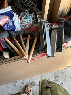 Drywall corner bead clincher and drywall lifters