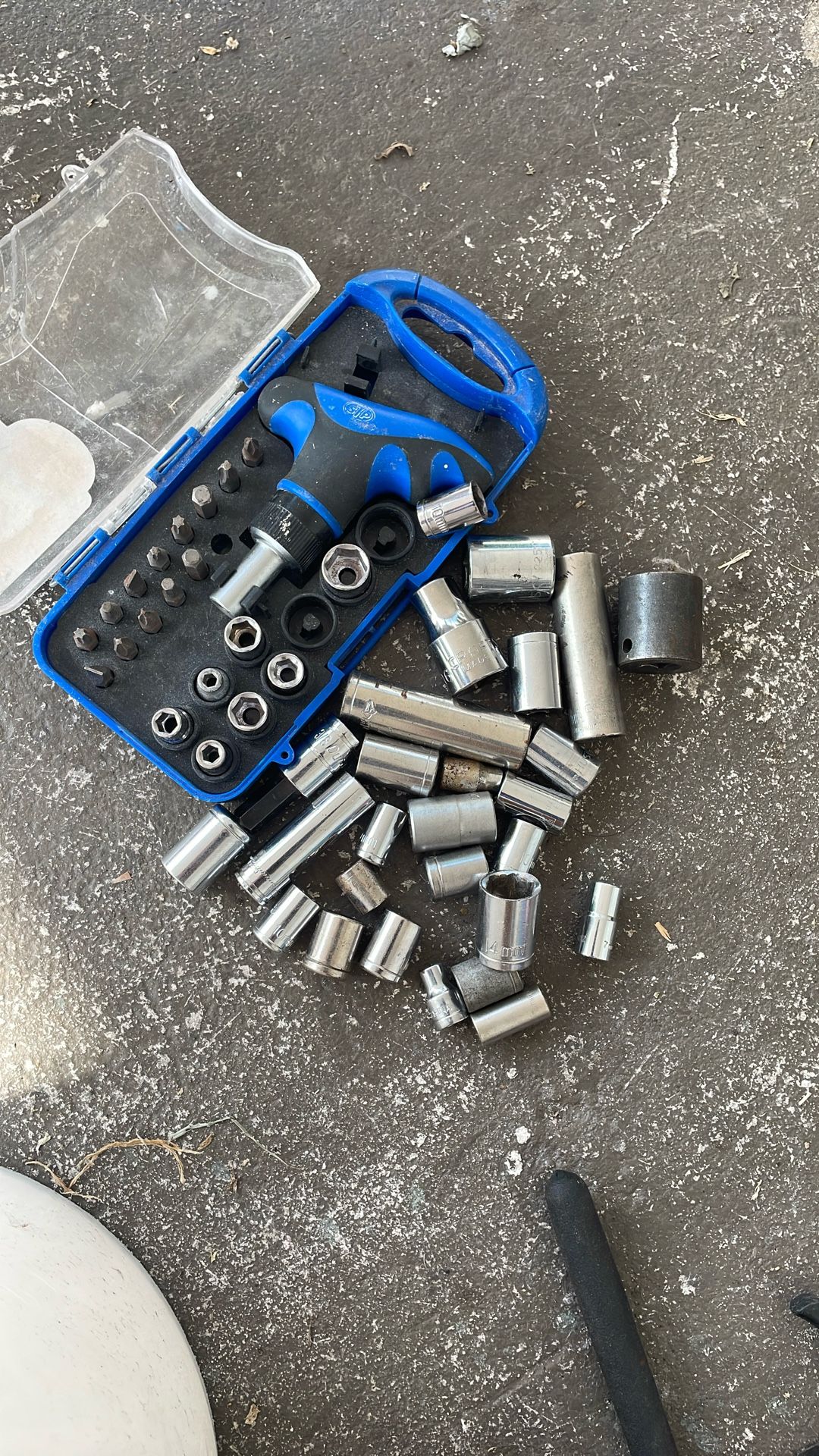 Sockets   ( Different Sizes And Different Brands)