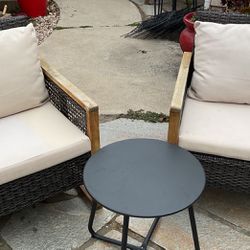 4 Patio Chairs With  Washable Covers 