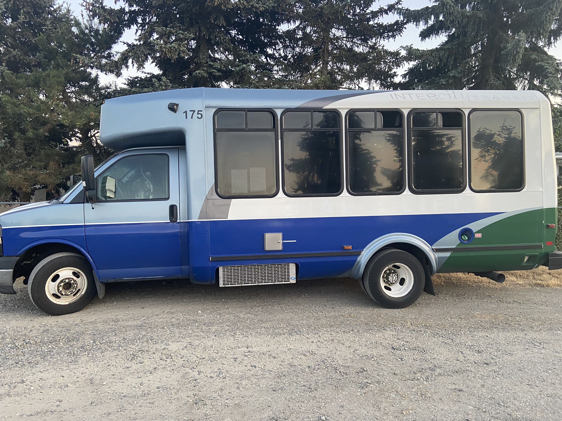 2012 Chevy CT4 4500 12-passenger Bus Duromax / Allison