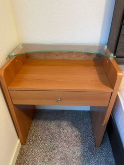 Vanity/Small desk/Night Stand