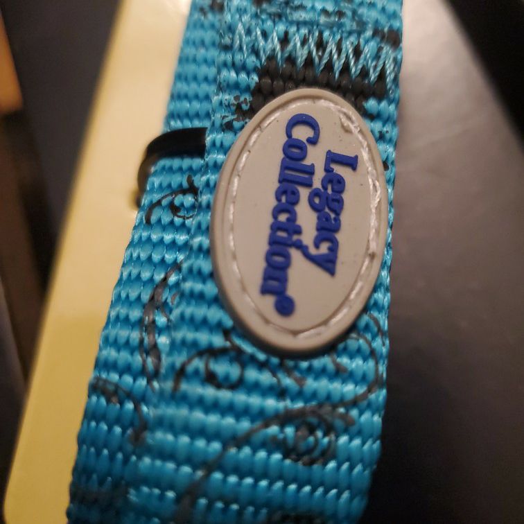 LEGACY COLLECTION MEDIUM LEASH $10 BLUE WITH BLACK DETAILS