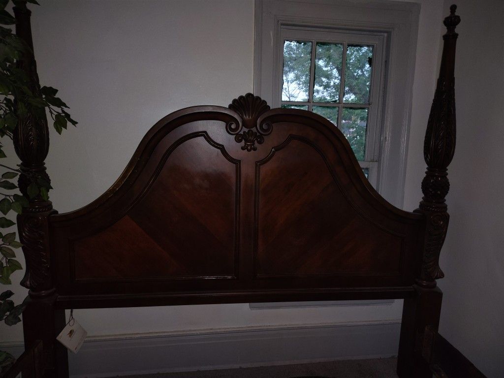 Beautiful Wood,King Bedroom Set