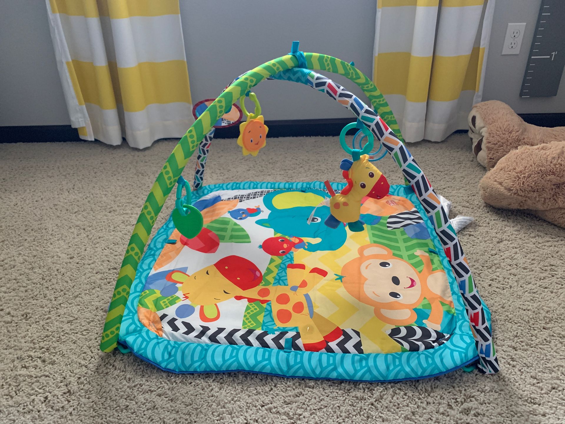 Baby play mat with hanging toys