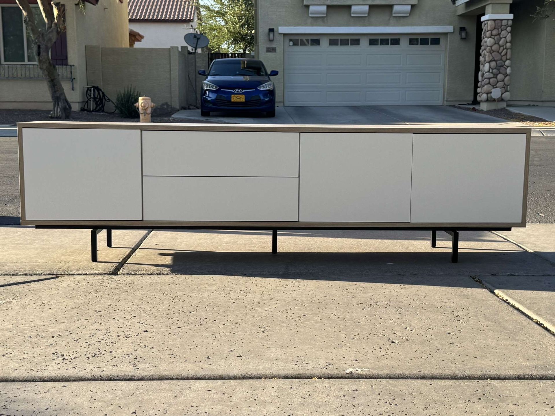 Tv console (local pickup, or local delivery for fee)