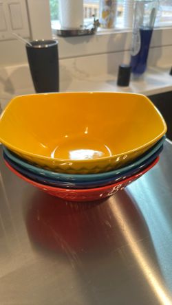 4 serving bowls