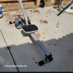 Row Excerise Machine Is Excellent Condition 