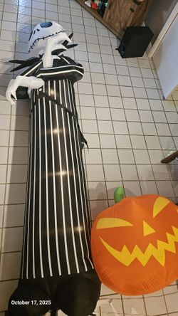 Gemmy Inflatable Jack skellington 10.5'