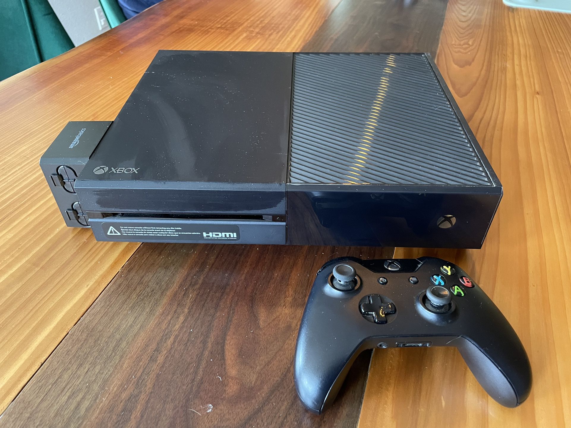Xbox One (Model 1540)