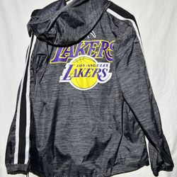 Men’s Lakers Win Breaker 