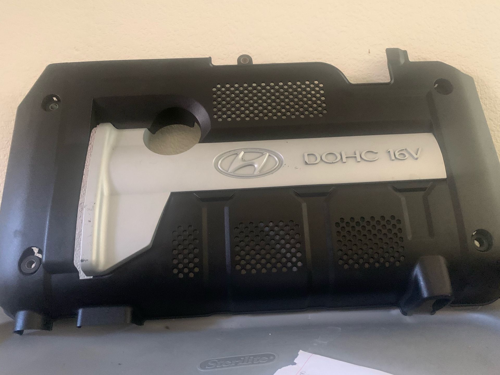 Hyundai engine cover