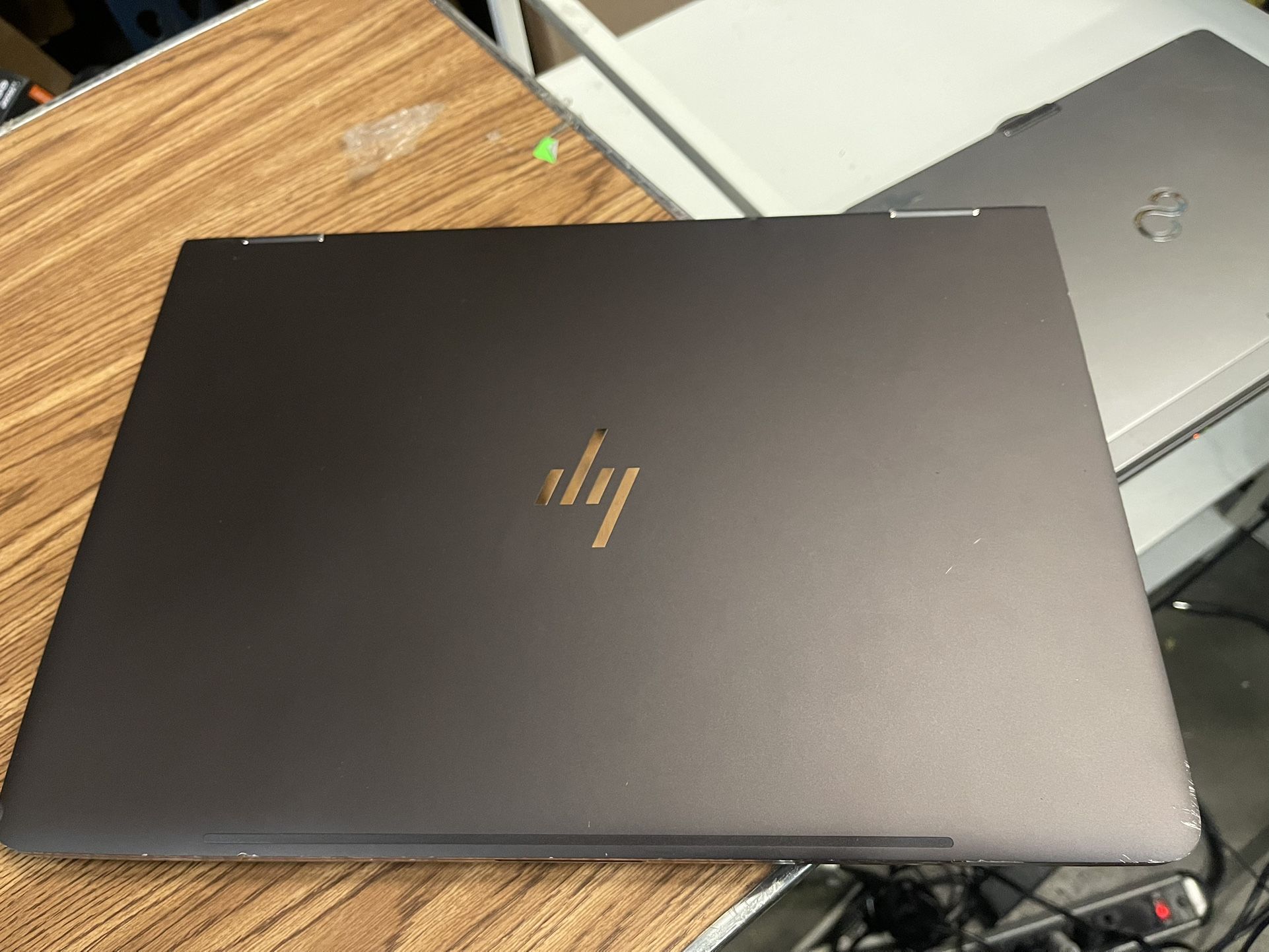 HP specter Touchscreen - 32GB RAM 256GB SSD Needs new battery