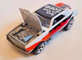 Hot Wheels 2002 Auto Zone 2-Pack Exclusive '67 Camaro White