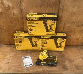 Dewalt 15ga Angled Finish Nailer (Tool Only) Model DCN650