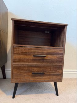Nightstand with Charging Station and USB Ports, Rustic Brown Bedside Table with Open Shelf, Mid Century Modern Nightstand with 2 Drawers