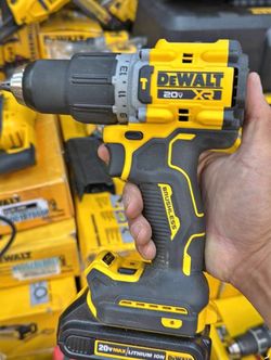Dewalt 20v xr hammer drill with battery