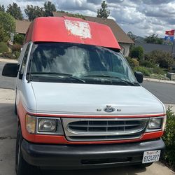 2000 Ford E-150