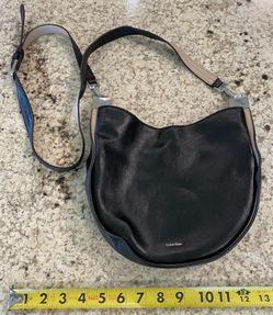 *CALVIN KLEIN* Black Leather Purse - Nice!